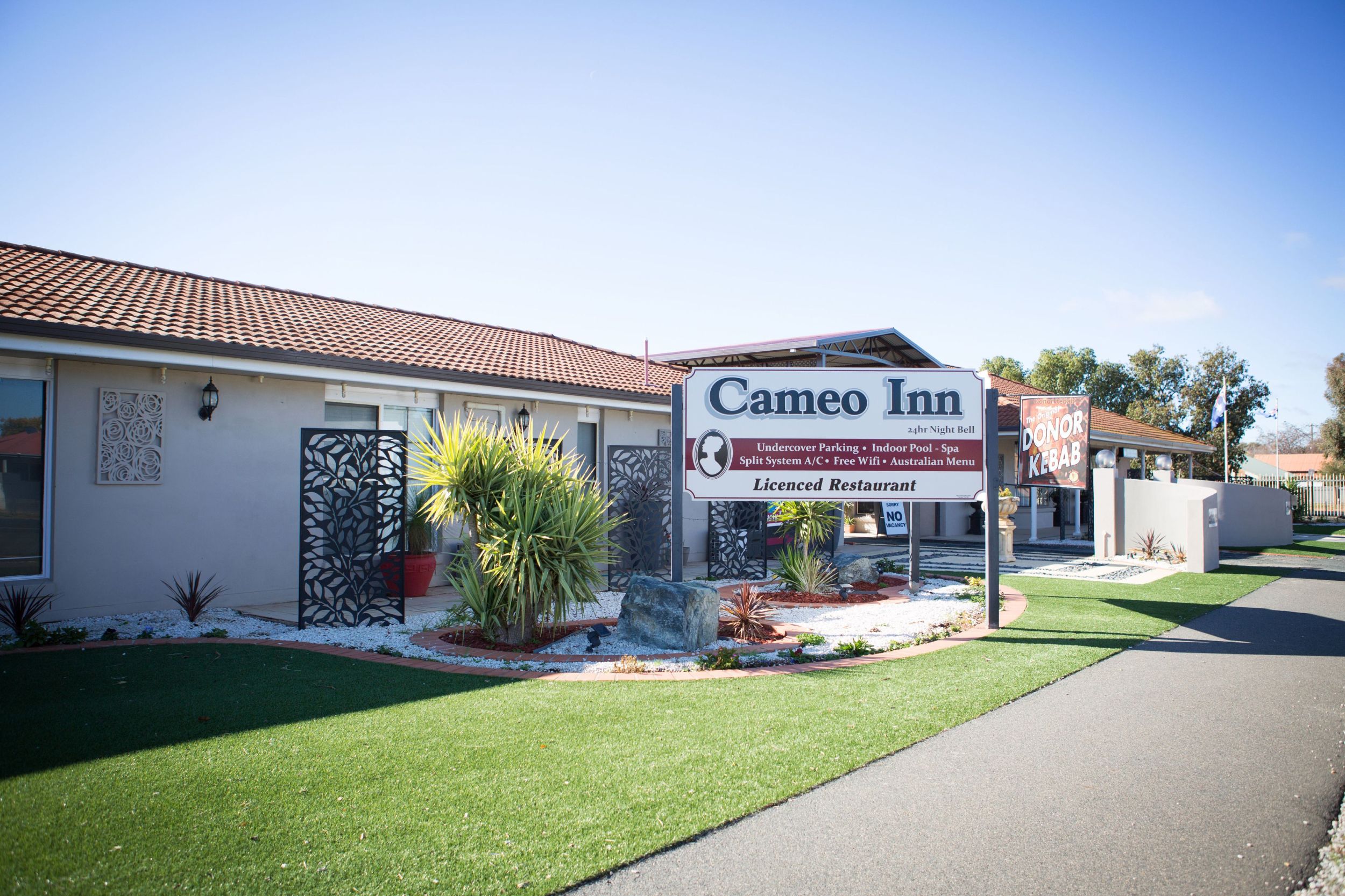 West Wyalong Accommodation at Cameo Inn Motel