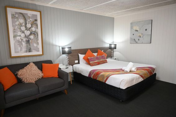 Deluxe King Spa Room