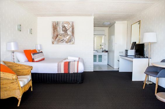 Deluxe King Spa Room